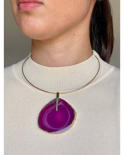 Pingente Ágata Rosa com detalhe em Ródio Branco - Ouro Semijoia