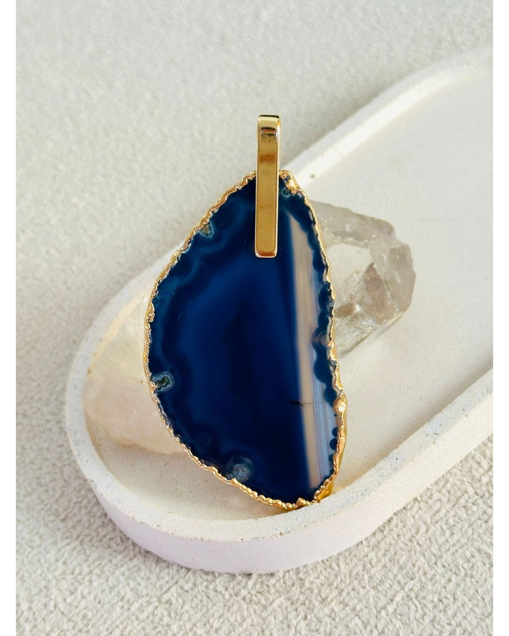 Pingente Ágata Azul com detalhe dourado Ouro Semijoia
