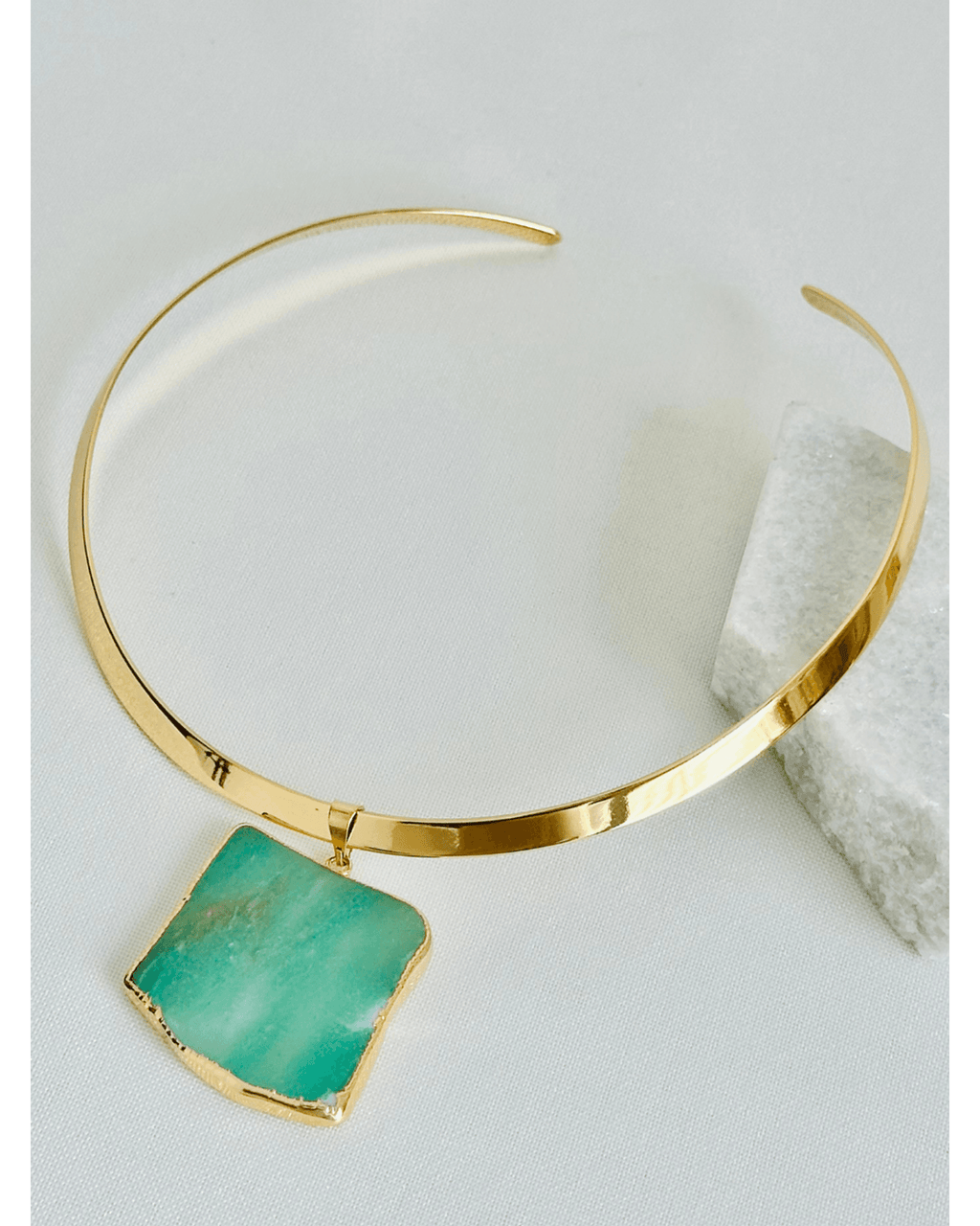 Colar Choker Aro Liso Slice Quartzo Verde Ouro Semijoia