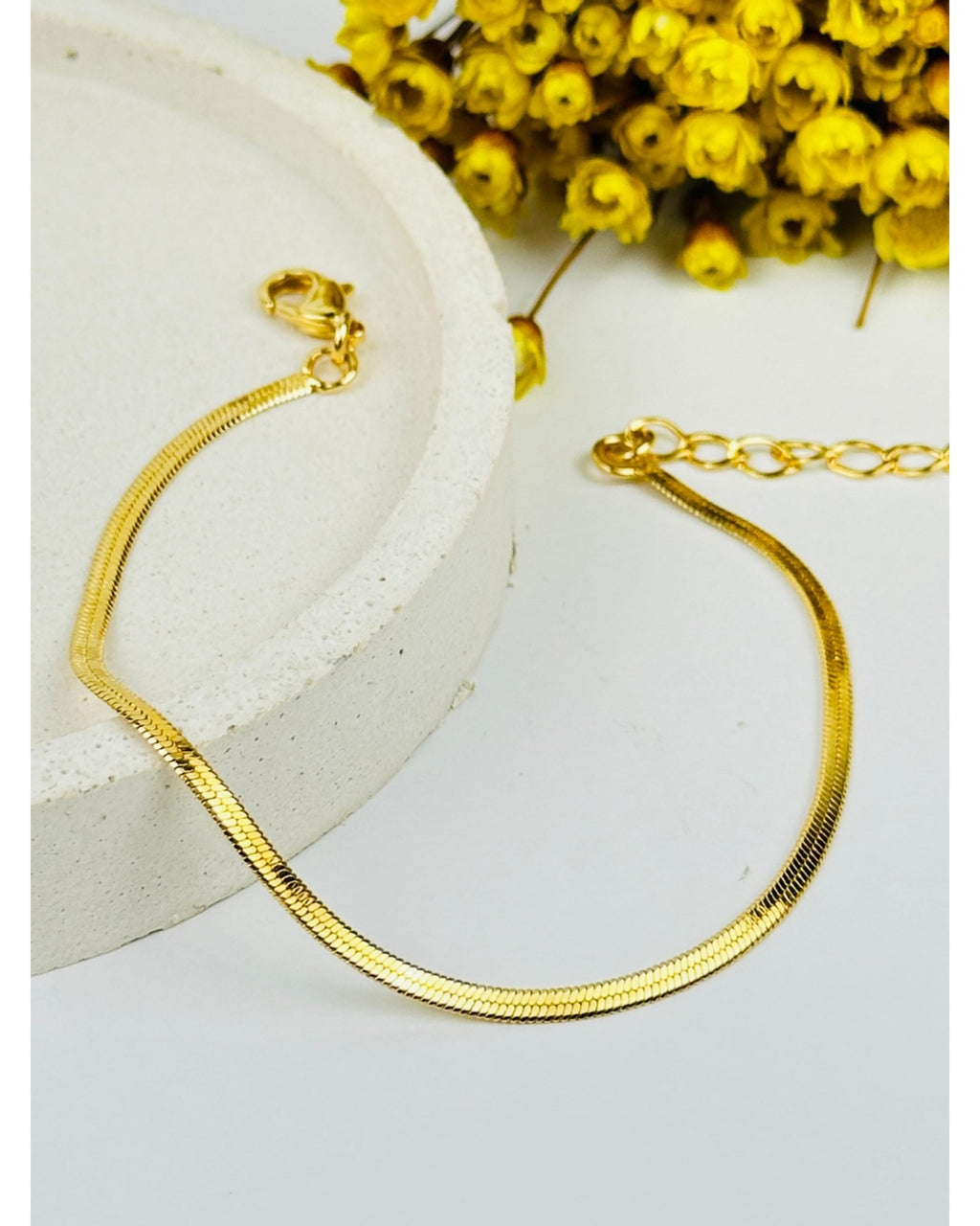 Pulseira delicada Fita laminada 2mm folheada em ouro 18k