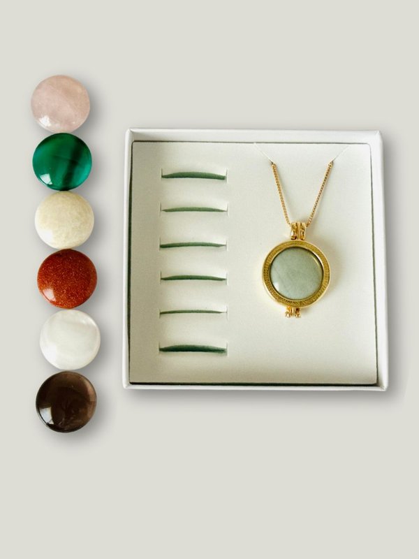 Colar Relicário Árvore da Vida 7 Pedras Sortidas Ouro Semijoia